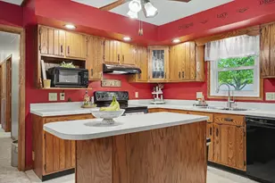 702 Van Buren St, Monticello, IL 61856 - Photo 12