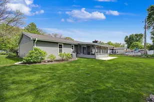 702 Van Buren St, Monticello, IL 61856 - Photo 2