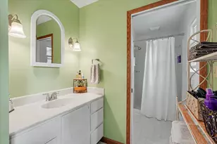 702 Van Buren St, Monticello, IL 61856 - Photo 22
