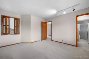 1751 Pebble Beach Dr, Hoffman Estates, IL 60169 - Photo 16