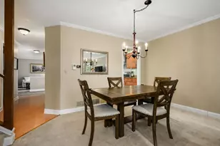 1150 Oakview Dr, Wheaton, IL 60187 - Photo 18