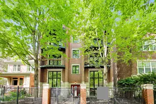 5526 N Winthrop Ave, Chicago, IL 60640 - Photo 1