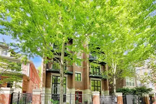 5526 N Winthrop Ave, Chicago, IL 60640 - Photo 2