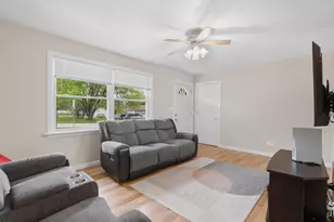 137 E 7th St, Coal Valley, IL 61240 - Photo 6