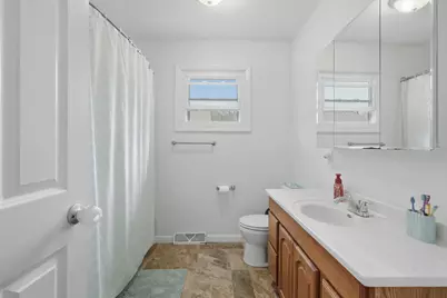 137 E 7th Street, Coal Valley, IL 61240 - Photo 18