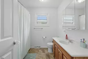 137 E 7th St, Coal Valley, IL 61240 - Photo 18