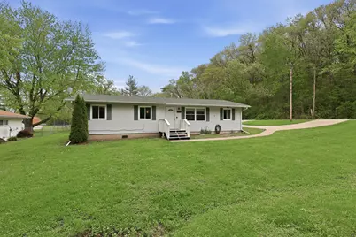 137 E 7th Street, Coal Valley, IL 61240 - Photo 2