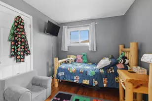 137 E 7th St, Coal Valley, IL 61240 - Photo 20