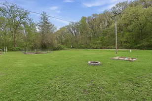 137 E 7th St, Coal Valley, IL 61240 - Photo 26