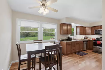 137 E 7th Street, Coal Valley, IL 61240 - Photo 10