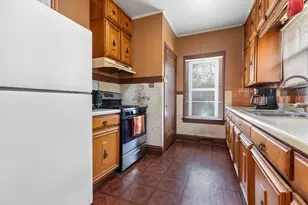 420 N Hebbard St, Joliet, IL 60432 - Photo 8
