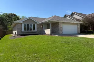 509 Pueblo Dr, New Lenox, IL 60451 - Photo 2