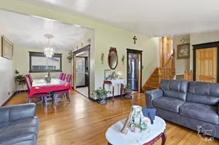 319 N Bradley Dr, Chicago Heights, IL 60411 - Photo 6