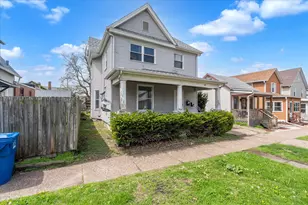349 10th St, Moline, IL 61265 - Photo 2