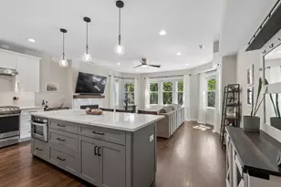 4844 N Hoyne Ave, Chicago, IL 60625 - Photo 2