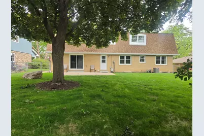 18W193 Holly Avenue, Darien, IL 60561 - Photo 22