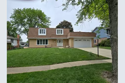 18W193 Holly Avenue, Darien, IL 60561 - Photo 2