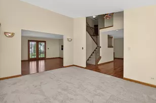 1694 Hampshire Dr, Elk Grove Village, IL 60007 - Photo 6