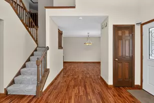 1694 Hampshire Dr, Elk Grove Village, IL 60007 - Photo 4