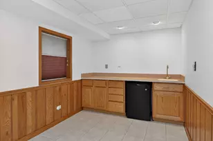 1694 Hampshire Dr, Elk Grove Village, IL 60007 - Photo 30