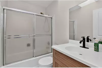 1038 Bedford Drive, Carol Stream, IL 60188 - Photo 16