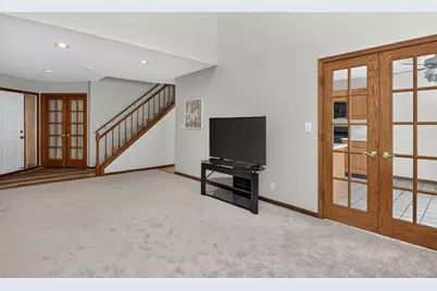 1038 Bedford Drive, Carol Stream, IL 60188 - Photo 4