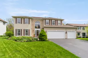 49 Sarah Dr, Crystal Lake, IL 60014 - Photo 2