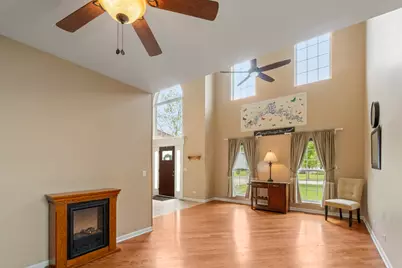 49 Sarah Drive, Crystal Lake, IL 60014 - Photo 6