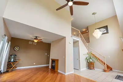 49 Sarah Drive, Crystal Lake, IL 60014 - Photo 4