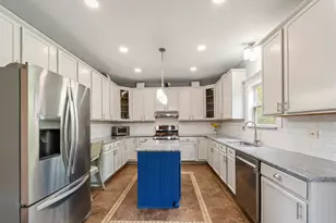 49 Sarah Dr, Crystal Lake, IL 60014 - Photo 8