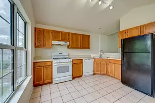 338 Ashford Cir, Bartlett, IL 60103 - Photo 6