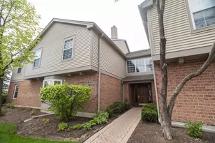 1757 Eastwood Ct, Schaumburg, IL 60195 - Photo 2