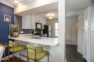 1757 Eastwood Ct, Schaumburg, IL 60195 - Photo 10