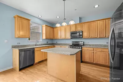 433 E Railroad Avenue, Bartlett, IL 60103 - Photo 10