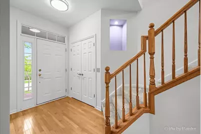 433 E Railroad Avenue, Bartlett, IL 60103 - Photo 2