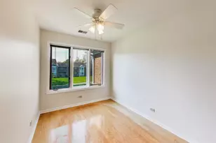 1663 N Courtland Dr, Arlington Heights, IL 60004 - Photo 12
