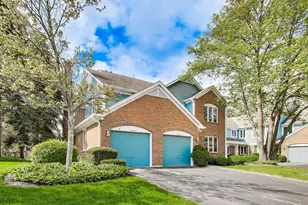 1663 N Courtland Dr, Arlington Heights, IL 60004 - Photo 2