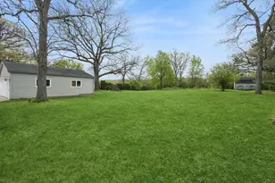 11613 Country Club Rd, Woodstock, IL 60098 - Photo 4