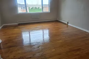 9595 Maple Dr, Rosemont, IL 60018 - Photo 2