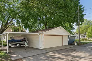 2206 6th St, Moline, IL 61265 - Photo 32
