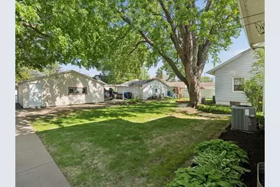 2206 6th Street, Moline, IL 61265 - Photo 28
