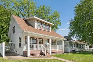 2206 6th St, Moline, IL 61265 - Photo 2