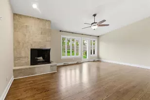 1000 Crest St, Wheaton, IL 60189 - Photo 6