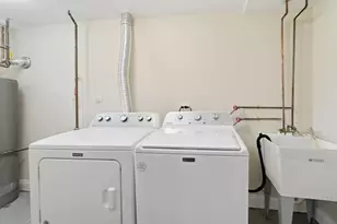 1000 Crest St, Wheaton, IL 60189 - Photo 24