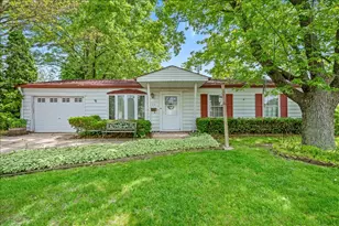 913 Mulberry Ln, Streamwood, IL 60107 - Photo 1