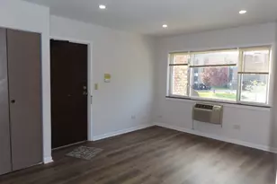 710 W Huntington Commons Rd, Mount Prospect, IL 60056 - Photo 4