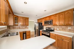 2S478 Lloyd Ave, Lombard, IL 60148 - Photo 6
