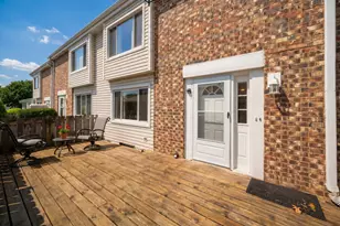 349 E Roland Dr, Glendale Heights, IL 60139 - Photo 2