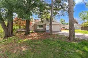 408 32nd Ave, Moline, IL 61265 - Photo 2