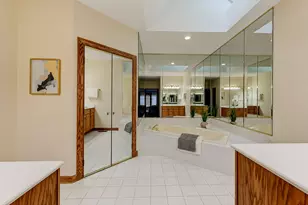 68 Berkshire Ct, Burr Ridge, IL 60527 - Photo 22